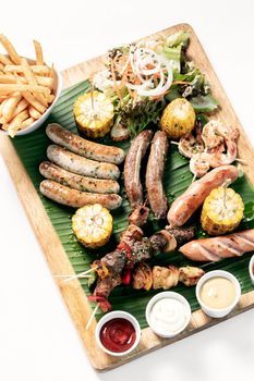 Mixed Grill Platter, Mix Platter, Grill Platter, Grilled Platter, Bbq Platter, Plating Ideas, Grill Barbecue, Mixed Grill, Bbq Ideas