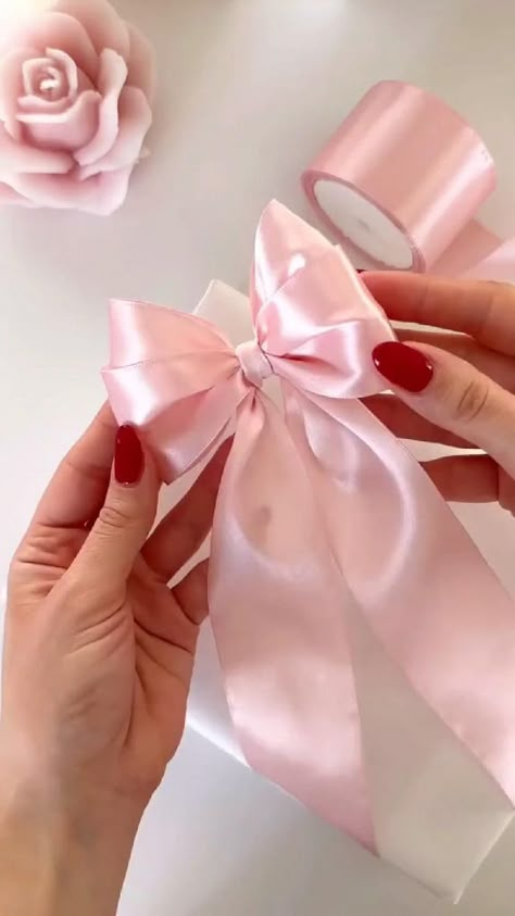 Cute Things To Make With Ribbon, How To Make Papion, Diy Bow Backdrop, How To Tie A Coquette Bow, Crafts To Make With Ribbon, Flower Bouquet Homemade, How To Make A Perfect Bow With Ribbon, Hamper Making Ideas, Satin Ribbon Bow Diy Hair Clips