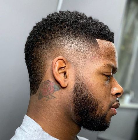 South Of France Haircut, Short Mohawk Fade, Different Types Of Fades, France Haircut, Fades For Men, Afro Fade Haircut, Black Man Haircut Fade, 360 Waves Hair, Types Of Fades