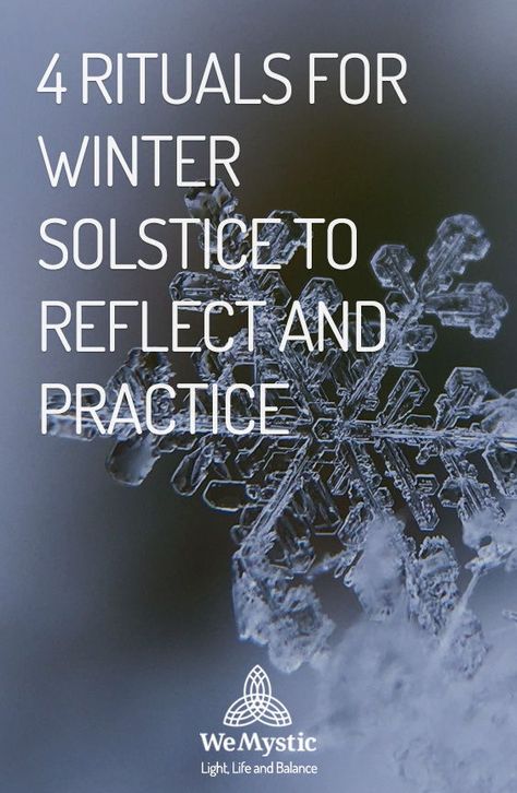 The Solstices are very special days because they mark important physical, energetic and mystical changes on the planet. Winter Solstice celebrates the reborn of the Sun and serves to put us on reflection. Get to know some rituals for Winter Solstice to get the most out of this day. Witch Holidays, Solstice Ritual, Winter Solstice Rituals, Winter Solstice Party, Winter Solstice Traditions, Yule Traditions, Wiccan Books, Pagan Christmas, Solstice Party