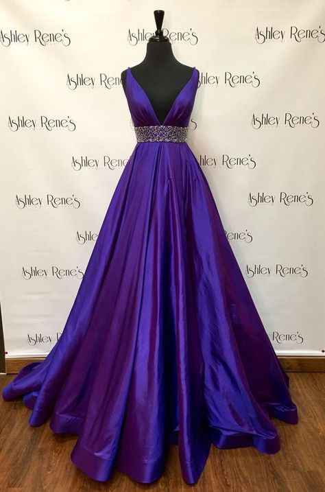 Descendants Fashion, Couture Ballgown, Vestido Color Lila, Prom Dresses Purple, Sherri Hill Couture, Purple Ball Gown, Dreamy Fashion, Purple Evening Dress, Semi Dresses