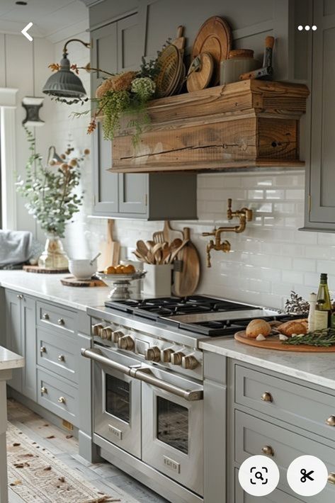 Shop Apartment, Scandinavian Kitchens, Antique Mantel, Casa Clean, Lovely Kitchen, French Country Kitchens, Inspiring Interiors, Building House, Bohemian House