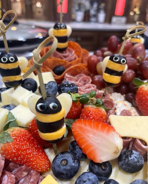 #TheGirlCanCook Beeday Party Food, Bee Party Food Ideas Savory, Honey Themed Charcuterie Board, Bee Themed Appetizers, Bee Themed Cocktails, Bee Theme Charcuterie Board, Bee Charcuterie Board, Bee Themed Food, Bee Baby Shower Food