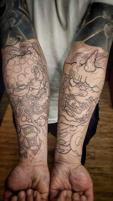 Fu Dog Tattoo Forearm, Fu Dog Tattoo Design Half Sleeves, Shishi Dog Tattoo, Foo Dog Tattoo Design Sleeve, Foo Dog Tattoo Design Ideas, Fu Dog Tattoo Design, Fudog Tattoo Design, Fu Dog Tattoo, Foo Dog Tattoo Design