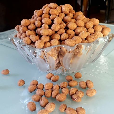 Coated Peanuts Recipe, Coated Peanut, Coated Peanuts, Peanut Pictures, Peanut Cookies, African Cooking, Peanut Recipes, Homemade Pastries, Decadent Cakes