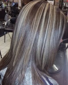 Chunky blonde highlights on dark brown hair Half Head Highlights Blonde Long Hair, Blonde Hair Brown Highlights, Hair Brown Highlights, Dark Hair Highlights, Highlights Chunky, Highlights On Dark Brown Hair, Auburn Hair With Highlights, Brown With Highlights, Chunky Blonde Highlights