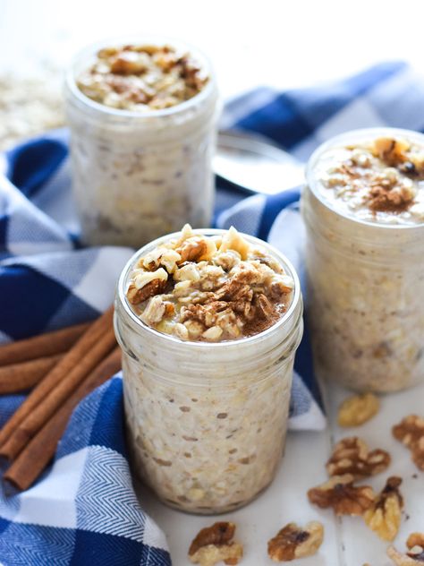 Soaked in three different kinds of milk and topped with chopped walnuts, banana slices and cinnamon, these 5-minute Mexican Tres Leches Overnight Oats are guaranteed to sweeten your mornings. Vegan Overnight Oats, Packed Breakfast, Mexican Breakfast Recipes, Mexican Breakfast, Overnight Oat, Overnight Oats Healthy, Overnight Oatmeal, Mexican Food Recipes Easy, Overnight Oats Recipe