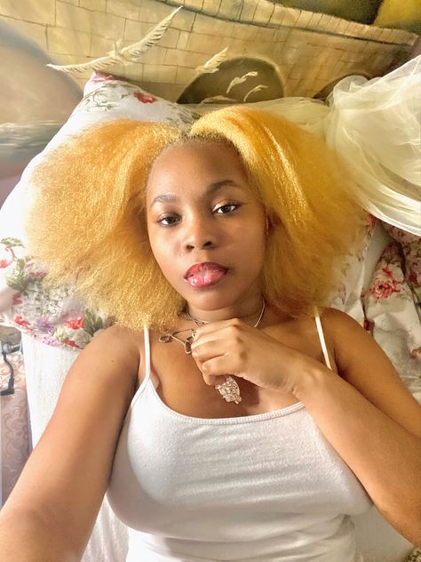 Blond 4c Hair, Honey Blonde 4c Natural Hair, Blonde 4c Hair, Natural Hair Bleaching, Blonde Styles, Blonde Afro, Blonde Natural Hair, Blonde Dye, Blonde Natural