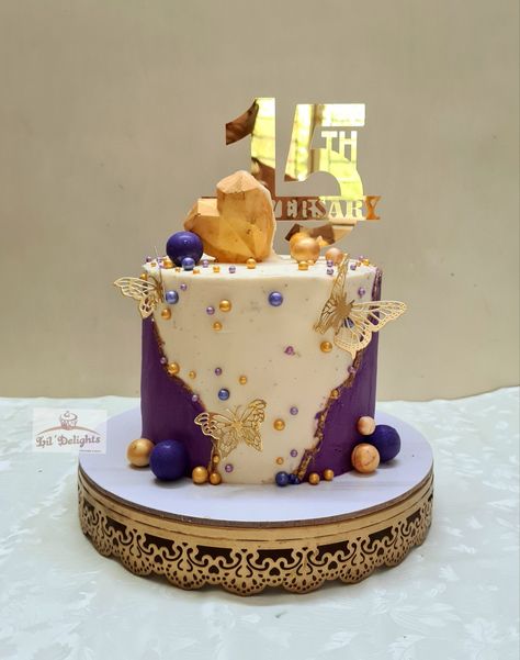 For a 15th wedding anniversary! Cake in the flavor of Honey Almond ! 15th Wedding Anniversary Cake, 15th Wedding Anniversary, Wedding Anniversary Cake, Honey Almonds, January 9, Anniversary Cake, Cake Shop, Chennai, Wedding Anniversary