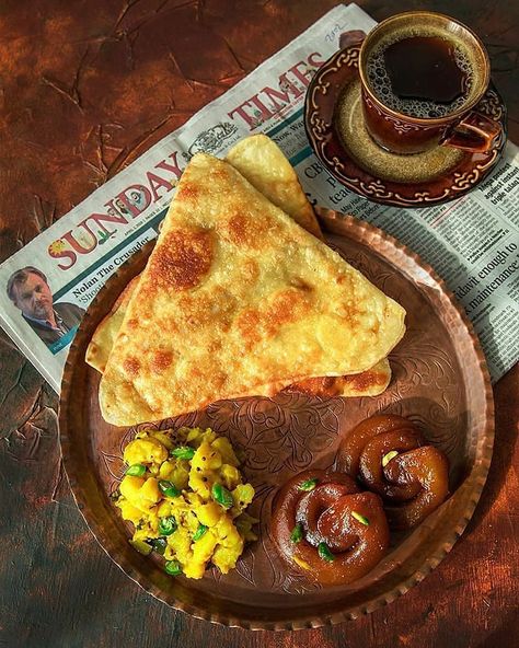 Bengali Breakfast, Food Thali, Breakfast Photography, Bengali Food, Food Carving, Morning Breakfast, Instagram Handle, Food Snapchat, Food Plating