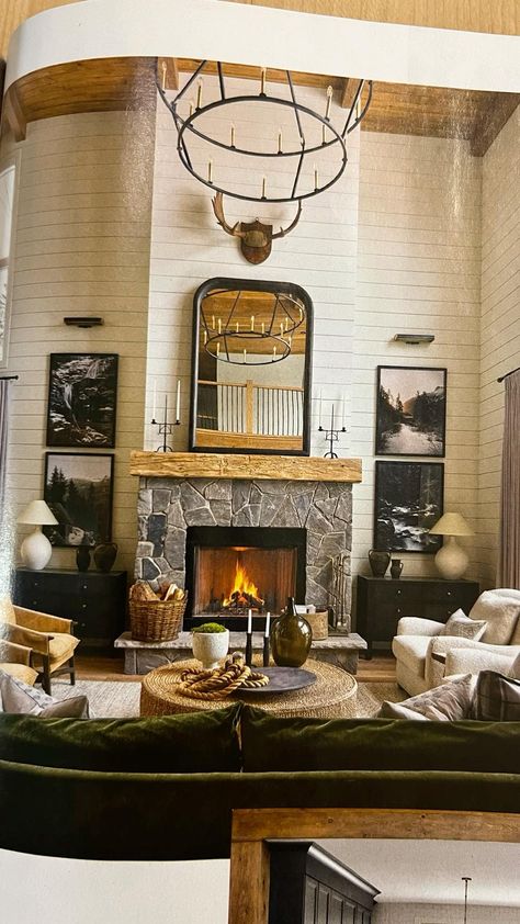 Chalet Inspired Living Room, Ski Lodge Living Room Decor, Ski House Interior, Mountain Chalet Interior, Chalet Fireplace, Ski Lodge Interior, Modern Ski Lodge, Ski Chalet Decor, Chalet Living Room