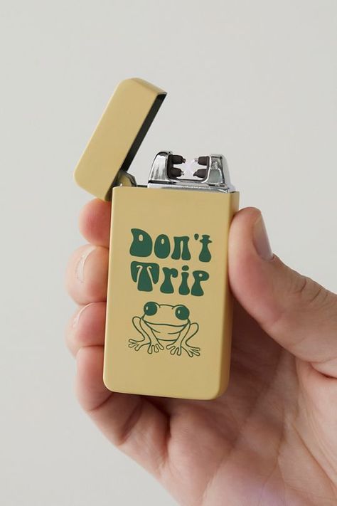 Don't Trip Frog Lighter Cool Lighter Designs, Cool Lighter Aesthetic, Matching Lighters, Cute Lighters, Pretty Lighters, Aesthetic Lighter, Lighter Ideas, Lighter Aesthetic, Lighter Design