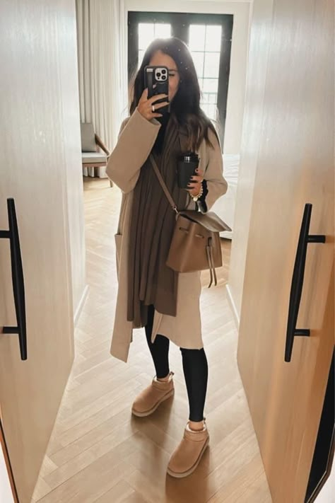 Mini Uggs Outfit, Ugg Outfits, Ugg Classic Mini Ii, Wood Armchair, Ugg Boots Outfit, Mini Outfit, Boho Winter, Winter 2025, Ugg Classic Mini