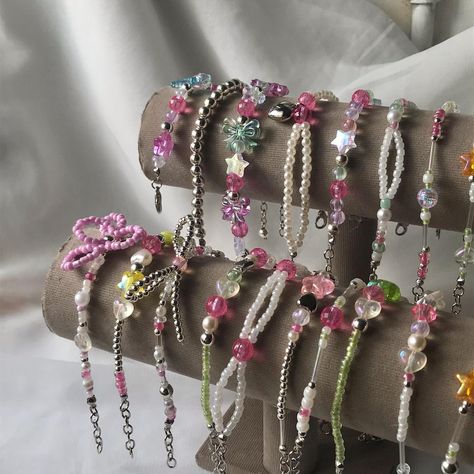 All Posts • Instagram Ankle Bracelets Diy, Crystal Bead Jewelry, Fancy Jewellery Designs, Beading Jewelery, Beaded Jewlery, Diy Bracelet Designs, Diy Bracelets Patterns, January 3, Handmade Jewelry Tutorials