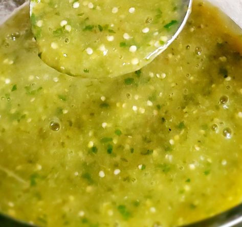 Tomatillo Cream Sauce, Roasted Tomatillo Sauce, Tomatillo Recipes Beef, Recipes Using Tomatillos, Tomatillo Sauce Recipe, Tomatillo Recipes, Mexican Favorites, Tomatillo Sauce, Roasted Tomatillo