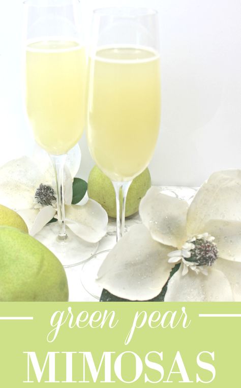 Southern lifestyle blogger Stephanie Ziajka shares a healthy drink recipe for the perfect New Year's brunch cocktail-- a green pear mimosa! Pear Mimosa, Green Mimosa, Mimosa Recipes, Brunch Mimosa, Mimosa Drink, Pear Nectar, Suburban Kitchen, Mimosa Cocktail, Pear Cocktails