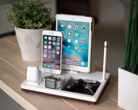 NytStnd QUAD Charging Station for iPhone, iPad, AirPods, Apple Watch and Apple Pencil Charging Station Organizer, Phone Charging Station, Airpods Apple, Apple Watch Charger, Apple Watch Iphone, Police Officer Gifts, New Ipad Pro, Watch Charger, Diy Art Ideas