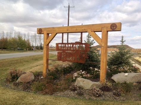 Farm Signs Entrance, Ranch Entrance Ideas, Driveway Sign, Farm Entrance, Ranch Gates, Ranch Sign, Farm Gate, Driveway Entrance, Entrance Sign