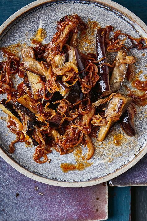 Chetna Makan's tamarind aubergine curry - YOU Magazine Aubergine Indian Recipe, Aubergine Curry Recipes, Tamarind Aubergine, Tamarind Curry, Fried Aubergine, Chetna Makan, Aubergine Recipes, Tamarind Recipes, Aubergine Curry