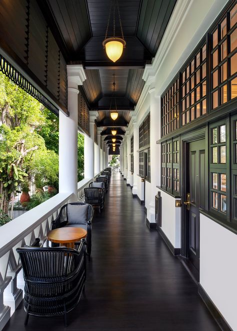 Singapore Colonial Style, Raffles Singapore, Raffles Hotel Singapore, Raffles Hotel, Indochine Style, Singapore Sling, British Colonial Style, Famous Buildings, Colonial Architecture