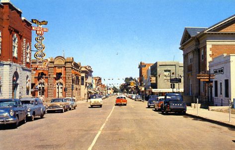 https://flic.kr/p/oMHDeL | Medicine Hat Alberta Canada | Looking east on Second Street Hat History, Medicine Hat, Alberta Canada, Back In The Day, Photo Credit, Big Ben, Fort, Medicine, Street View