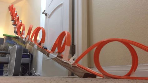 The Hot Wheels DecaLooper, a ten loop track | The Kid Should See This Hot Wheels Track Ideas, Hotwheels Track, Hot Wheels Track Builder, Easy Kid Activities, Webby Awards, Hot Wheels Track, Boys Playroom, Chinese New Year Design, Marble Run