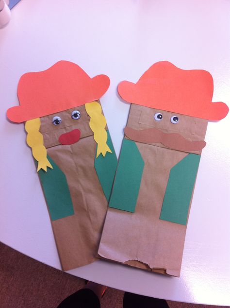 Rodeo Week Cowgirl and Cowboy Puppets Cowboy Crafts For Kids, Rodeo Crafts, Wild West Crafts, Camping Theme Preschool, Texas Western, January Crafts, Cowboy Crafts, Cowboy Theme, Kindergarten Crafts