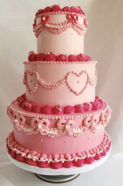 Tallest Cake In The World, Wedding Cake Marble, Basket Weave Cake, Bolo Rapunzel, Quince Cakes, Huge Cake, Vintage Birthday Cakes, Pink Birthday Cakes, Pretty Dessert