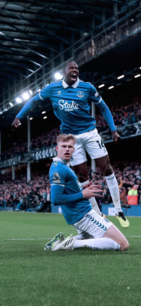 #premierleague #everton #wallpapers Tarkowski Everton, Everton Wallpaper, Everton Football Club, Football Images, Iconic Moments, Everton Fc, Just A Game, Football Club, Premier League