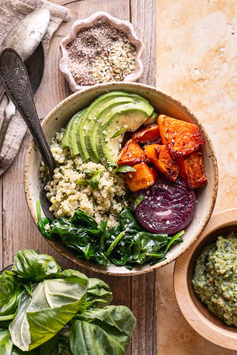 Butternut Squash Pesto Quinoa Buddha Bowls - Healthy Little Vittles Butternut Squash Pesto, Pesto Quinoa, Roasted Sweet Potato Cubes, Butternut Squash Spinach, Bowls Healthy, Grain Bowl Recipe, Buddha Bowls Recipe, Vegan Parmesan Cheese, Buddha Bowls