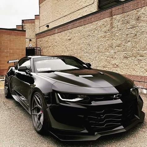 Murdered out Camaro ZL1 Black Camaro, Xe Ducati, Carros Bmw, Camaro Car, Chevrolet Camaro Zl1, Lux Cars, Camaro Zl1, Street Racing Cars, Fancy Cars