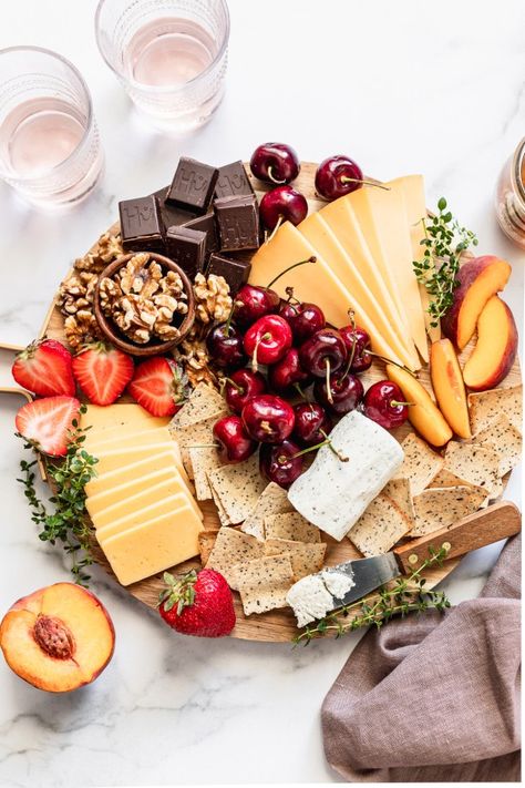 Summer Fruit and Cheese Board - Danilicious Cheese And Dessert Board, Fancy Presentation, Cheese Photography, Beautiful Cheese Board, Charcuterie Ideas, Food Boards, Fingerfood Party, Charcuterie Inspiration, Party Food Platters