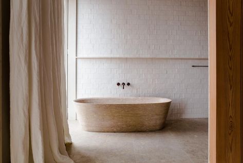 Image 10 of 27 from gallery of Santa Clara 1728 / Aires Mateus. Photograph by Francesco Martello Master Baths, Minimal Bathroom, White Brick Wall, Bathroom Master, Interior Bathroom, Classic Tile, Bad Inspiration, Tile Trends, Bathroom Goals