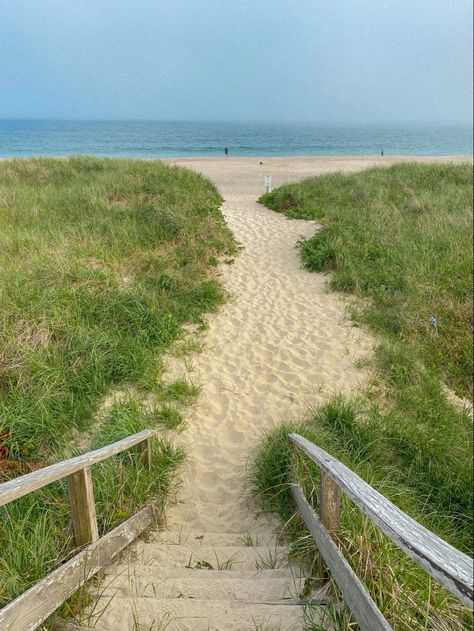 Nantucket summer beach Pretty Locations, Nantucket Aesthetic, Cape Cod Aesthetic, Nantucket Beach, Nantucket Summer, England Coast, Hamptons Beach, New England Coast, Nantucket Home