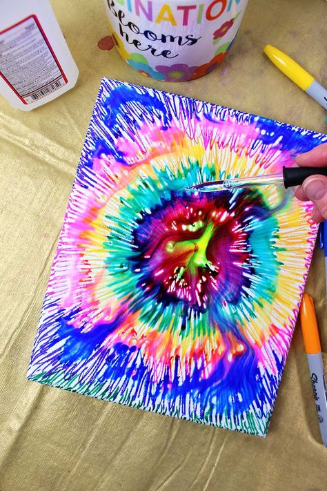 Make a Cool Sharpie and Alcohol Painting on Canvas where the alcohol makes swirls of permanent marker color on the canvas, it’s just magic! #WelcometoNanas #SharpieAlcoholPainting #ArtProjectsforKids #CanvasPaintingCrafts | Welcome to Nana’s Sharpie On Canvas Art, Tie Dye Canvas Painting, Sharpie Painting, Alcohol Painting Ideas, Art Party Activities, Sharpie Canvas, Alcohol Paintings, Aura Painting, Sharpie Alcohol