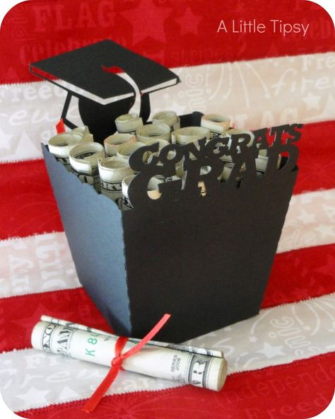 Easy DIY gift for a graduate! #graduation Handmade Graduation Gifts, Diy Graduation Gifts, Boy Graduation, Gift Photography, Diy Easter Gifts, High School Graduation Gifts, Eyeshadow For Blue Eyes, Money Gifts, High School Graduation Party