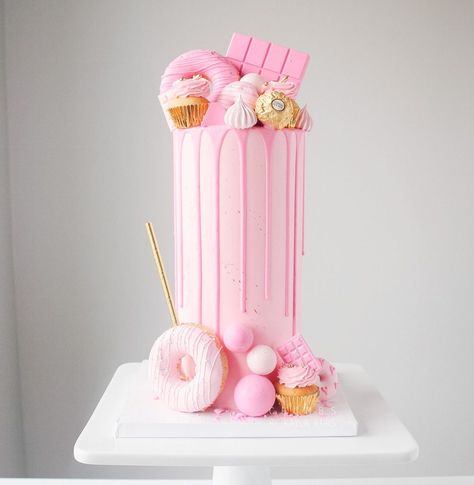 Tall Pink Birthday Cakes, Barbie Pink Cake, Pink Birthday Cake Ideas, Barbie Themed Cake, Rainbow Unicorn Cake, Pink Birthday Cake, Barbie Theme Party, Girly Cakes, Big Company