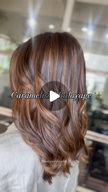 Caramel Balayage On Indian Hair, Hair Colour For Short Hair, Indian Hair Balayage, Balayage Indian, Haircolor 2024 Women, Hair Balayage Caramel, Caramel Balayage Brunette, Balayage Chocolate, Chocolate Balayage