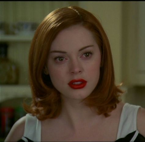 Rose Mcgowan Hair, Rose Mcgowan Charmed, Paige Charmed, Rose Mcgowan, Charmed Tv Show, Charmed Tv, Red Hair, Actors & Actresses, Short Hair Styles