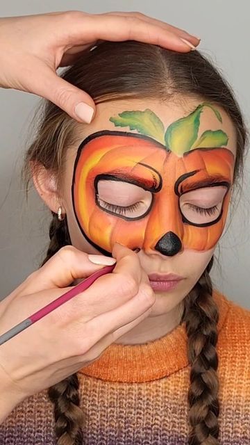 Halloween Face Painting Simple, Halloween Face Paint Pumpkin, 70s Face Paint, Diy Pumpkin Face Makeup, Candy Corn Face Paint, Halloween Makeup Pumpkin, Adult Face Paint, Pumkin Makeup Easy, Autumn Face Paint