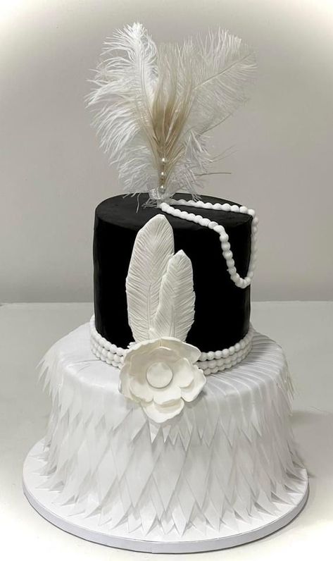 Great Gatsby Cake, Gatsby Cake, Gatsby Party, Bling Wedding, 25th Birthday, 50th Birthday Party, Cake Decorating Techniques, Fancy Cakes, Gatsby