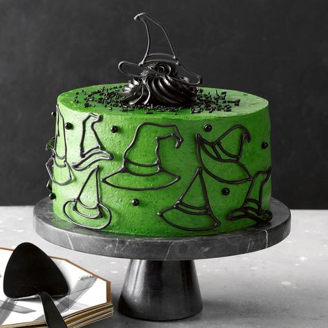 Halloween Witch Cake, Halloween Cake Recipes, Spooky Halloween Cakes, Wedding Foods, Witch Cake, Red Birthday Cakes, Postres Halloween, Halloween Cake Decorating, Special Desserts