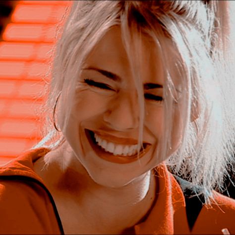 Rose Tyler Pfp, Rose Tyler Icon, Rose Tyler Aesthetic, Billy Piper, Elnea Kingdom, Rose Taylor, Icon Rose, Doctor Who Wallpaper, Rose And The Doctor