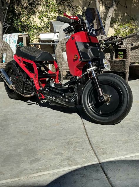 Custom Honda Ruckus, Honda Zoomer, Custom Scooter, Honda Scooters, Three Wheeled Car, Best Motorbike, Scooter Custom, Honda Ruckus, Mens Toys