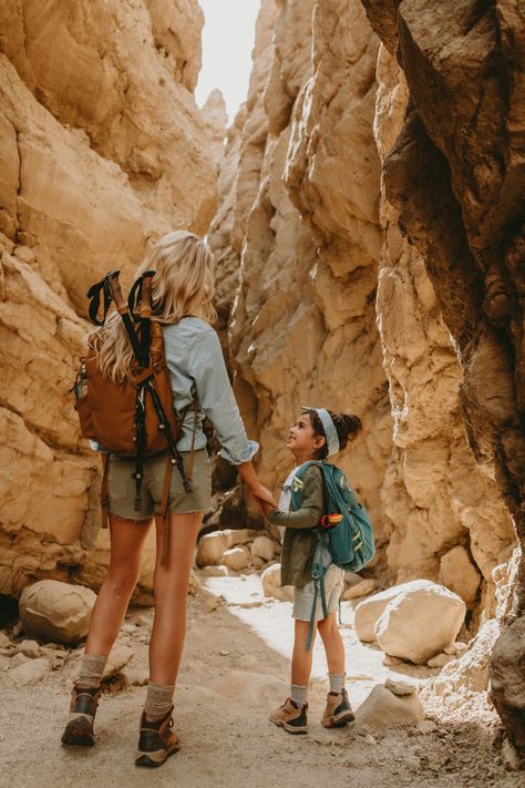 Adventure Mom, Family Hiking, Camping Aesthetic, Hiking Pictures, Hiking Aesthetic, Hiking With Kids, Adventure Aesthetic, Adventure Photographer, Mountain Photography