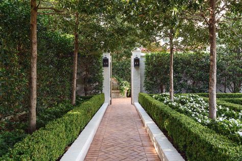 Formal Garden, Formal Gardens, Home Landscaping, Pool Design, Garden Landscape Design, House Landscape, Highland Park, Pretty House, Front Garden