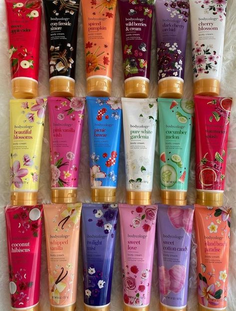 Body Hygiene, Perfume Body Spray, Bath And Body Works Perfume, Shower Skin Care, Body Smells, Pretty Skin Care, Perfume Lover, Bath And Body Care, Body Care Routine