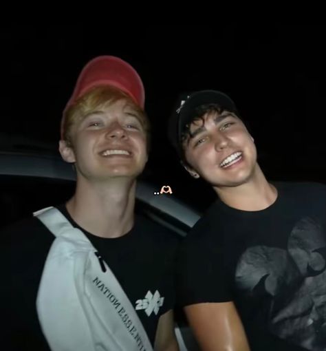 Sam And Colby Rares, Colby Smiling, Sam X Colby, Samantha And Colleen, Sam And Colby Fanfiction, Colby And Sam, Sam N Colby, Sam Golbach, Guys Night