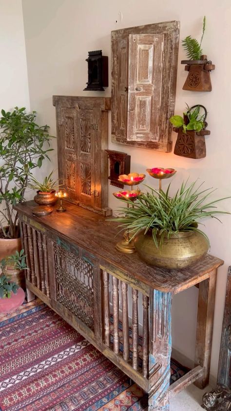 [PaidAd] 18 Great Indian Entryway Decor Ideas You Have To See At Once #indianentrywaydecor Indian Entryway Decor, Indian Home Decor Living Room, Living Room Decor Brown, Room Decor Brown, Living Room Decor Brown Couch, Indian Interior Design, Brown Couch Living Room, Entryway Decor Ideas, Indian Room