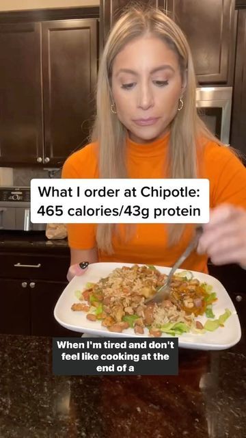 Macro Friendly Chipotle Bowl, Chipotle High Protein, Chipotle Order Healthy, Calorie Deficit Chipotle, High Protein Chipotle Order, Chipotle Macro Friendly, Chipotle Meal Prep Hack, Low Cal Chipotle Order, Low Calorie Chipotle Order